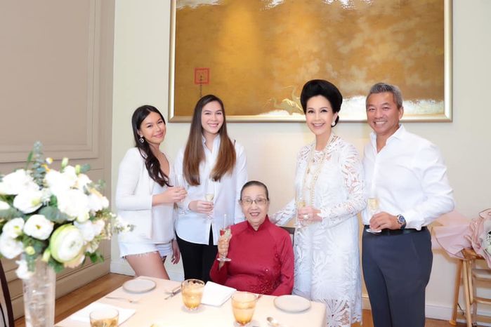 Ái nữ của nữ hoàng ảnh lịch Diễm My tổ chức sinh nhật cực sang trọng