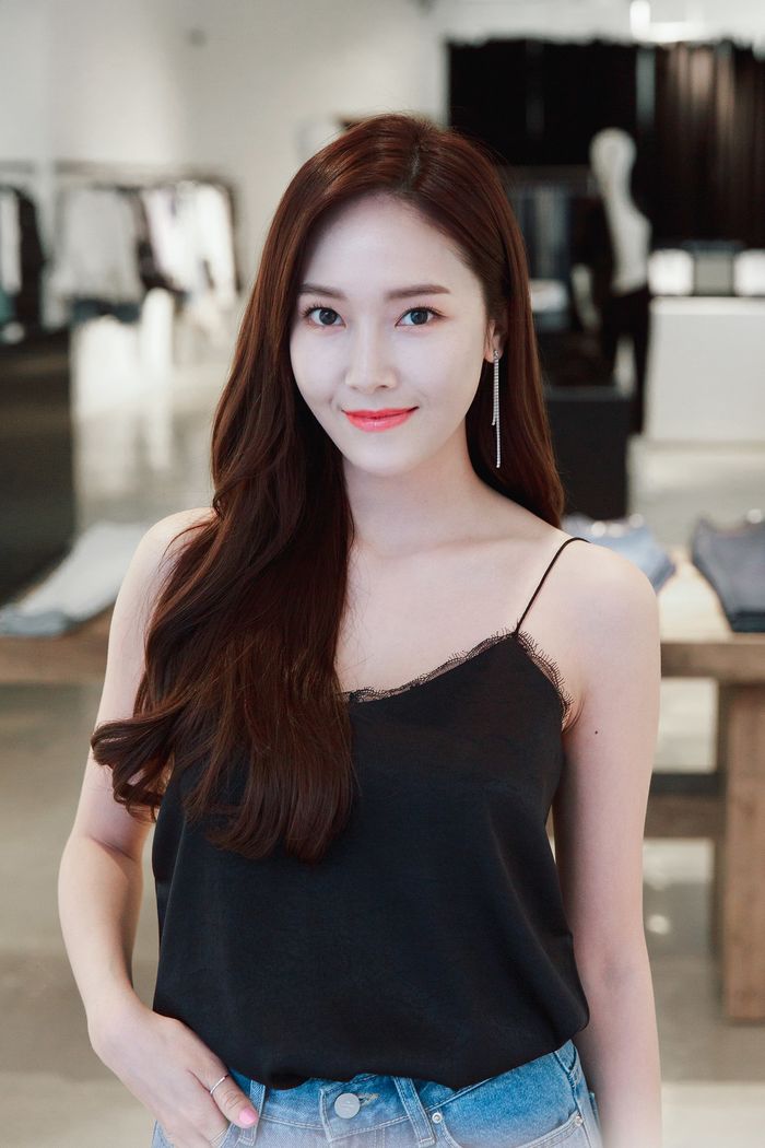 Idol rời bệ đỡ SM: Người thành công, kẻ liên tục dính bê bối