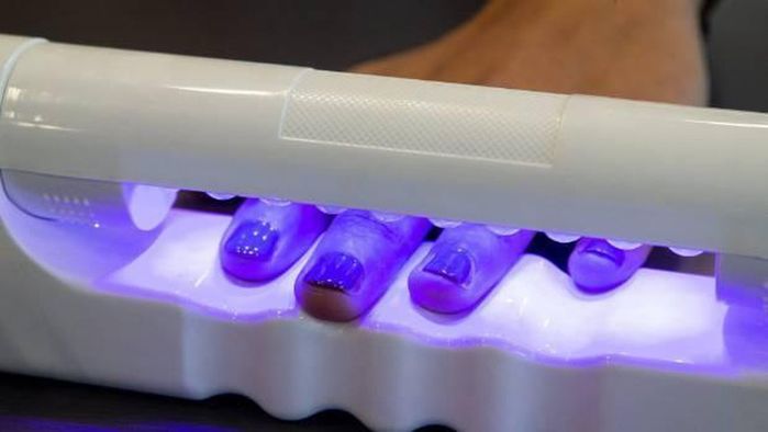 Epoch Times: Không tẩy lông trước khi làm nail, sơn móng dễ bị mụn cóc