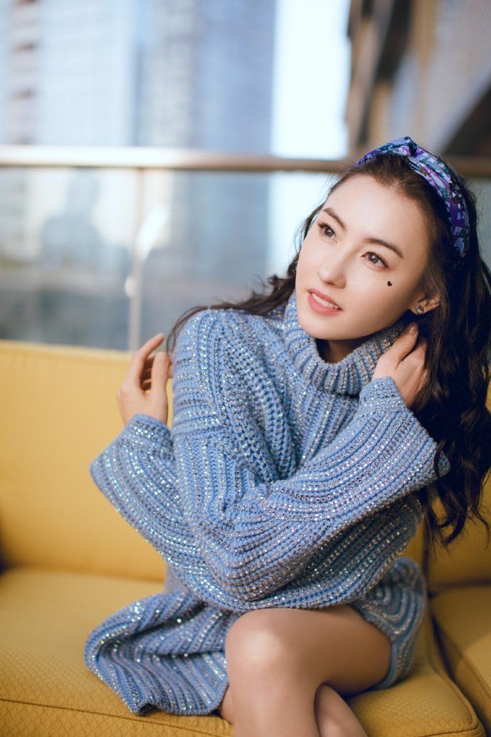 Bà mẹ 3 con Trương Bá Chi gây sốt với vẻ đẹp như thuở xuân thì