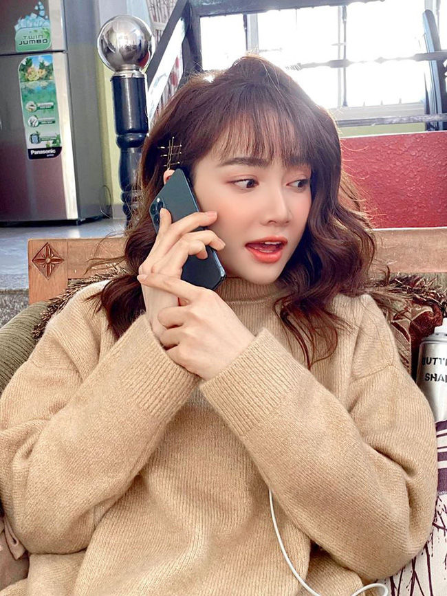 Bất ngờ bị chụp lén, Nhã Phương khiến nhiều người khen ngợi nhan sắc