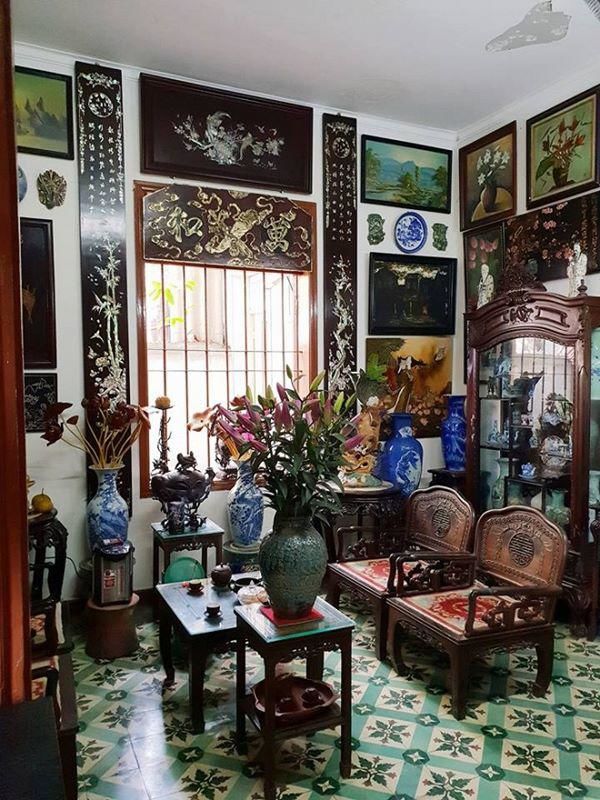 Hé lộ căn nhà của Văn Anh - Tú Vi: Bày trí đơn giản nhưng toàn đồ cổ