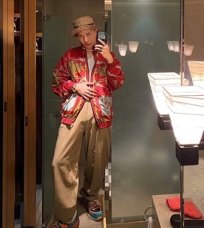 Bella Hadid repost Instagram Decao