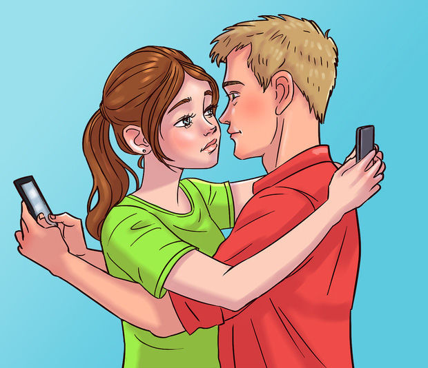 Nhìn điện thoại cười bí ẩn dễ khiến nhiều cặp đôi đường ai nấy đi