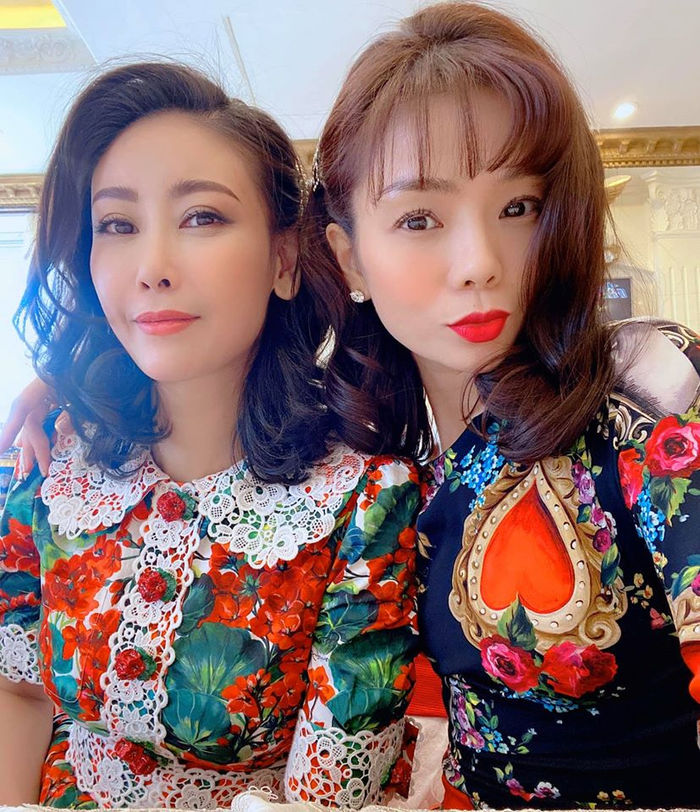 Hà Hồ du lịch cùng Kim Lý, Lan Ngọc đi chùa cùng gia đình