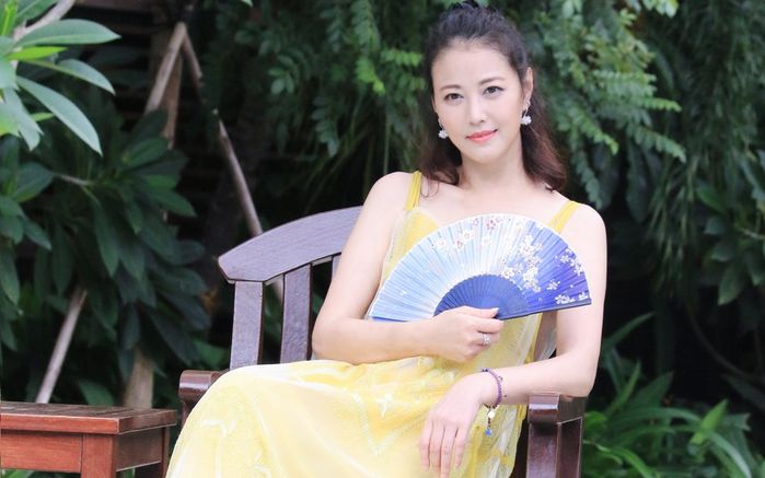Châu Hải My gây 'sốt' với loạt ảnh quá khứ xinh đẹp và gợi cảm hết nấc