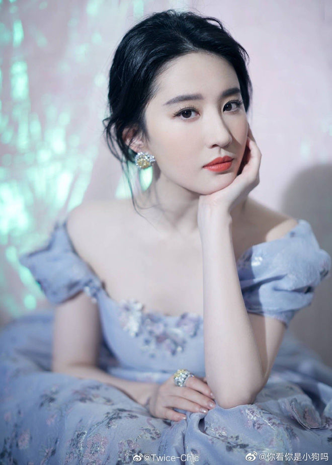 Chung 1 khung hình: Lưu Diệc Phi bị cho “lép vế” trước Triệu Lệ Dĩnh