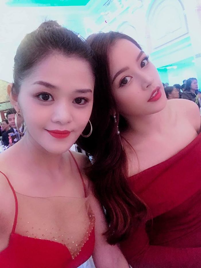 Chi Pu khoe ảnh ngày ấy - bây giờ của hội chị em gái sau 27 năm
