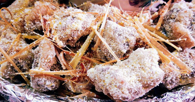 Chỉ với con vịt 120k mẹ nội trợ chế biến thành nướng, dồi siêu ngon
