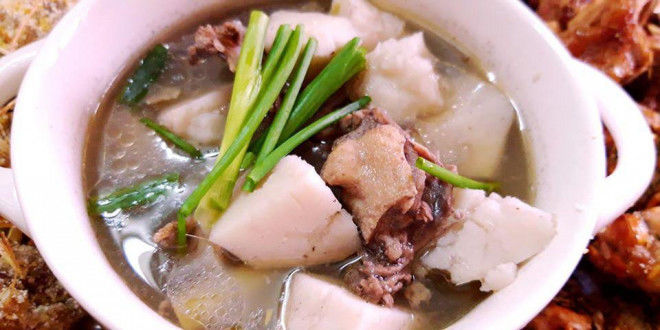 Chỉ với con vịt 120k mẹ nội trợ chế biến thành nướng, dồi siêu ngon
