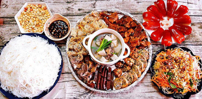 Chỉ với con vịt 120k mẹ nội trợ chế biến thành nướng, dồi siêu ngon