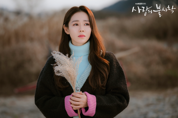 Chỉ với một lớp son bóng, nhan sắc của Son Ye Jin vẫn đẹp đỉnh cao