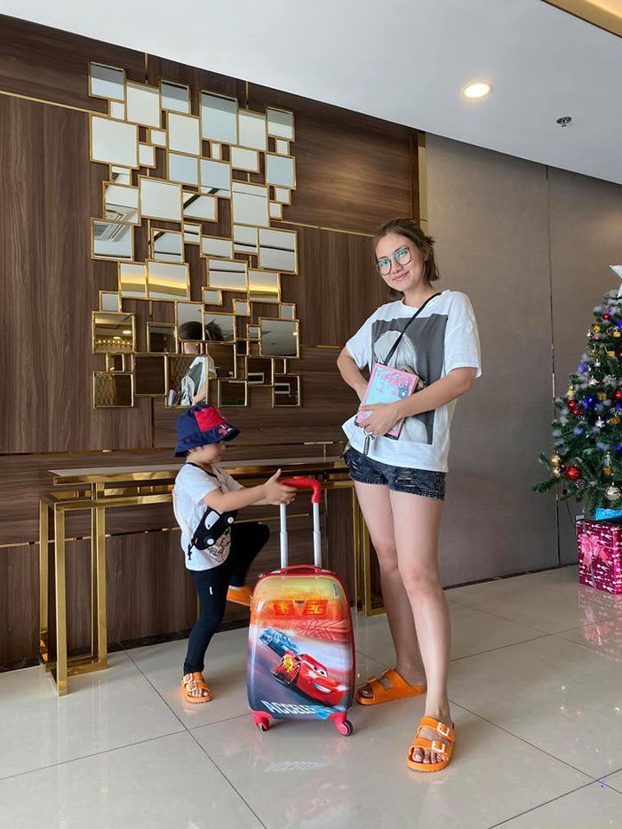 Con gái Lan Phương thần thái như siêu mẫu, Duy Mạnh tung ảnh cưới