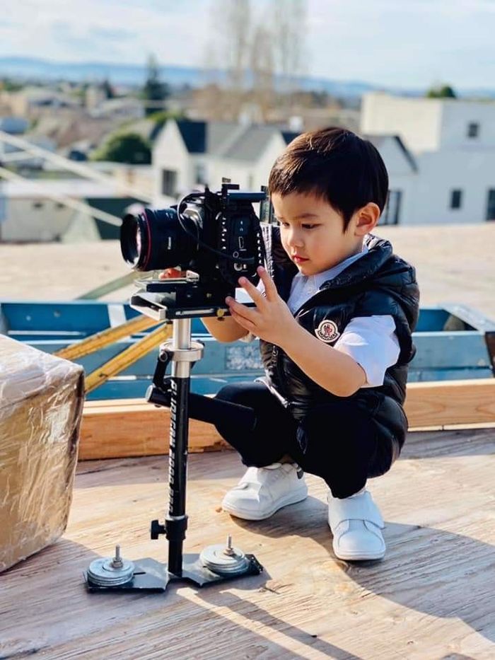 Con trai Đan Trường khoe dáng vẻ nam thần gây sốt MXH