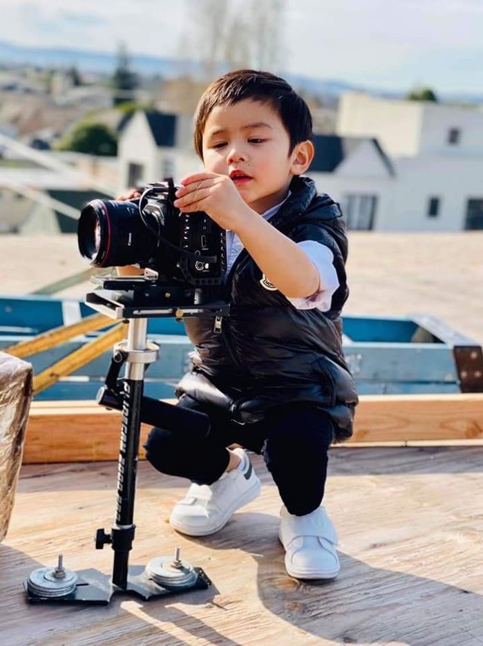 Con trai Đan Trường khoe dáng vẻ nam thần gây sốt MXH