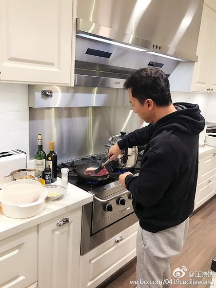 Cuộc sống nhung lụa, được cưng chiều như bà hoàng của vợ Chân Tử Đan