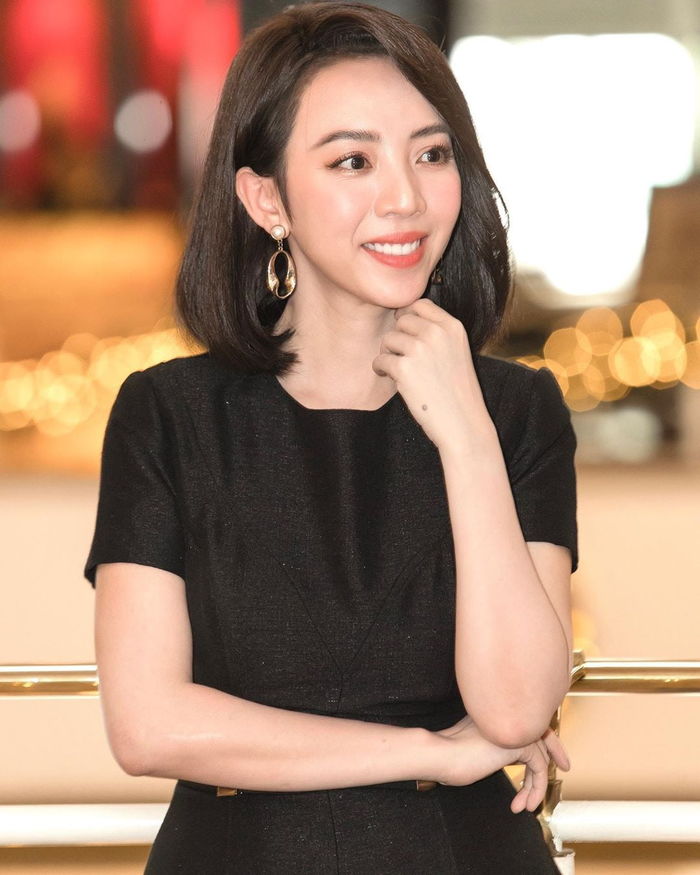 Thu Trang xinh đẹp như mỹ nhân, Ngọc Trinh ẩn ý có người yêu