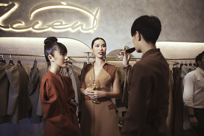 Dàn Next Top Model quẩy mừng Hà Kino, Rima Thanh Vy làm bà chủ