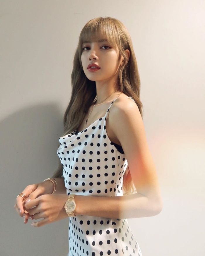 Đẹp là thế nhưng Lisa (BLACKPINK) lại bị netizen xứ Trung chê kém sắc