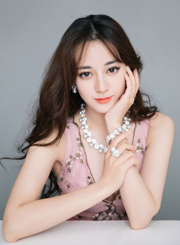 Địch Lệ Nhiệt Ba và dàn mỹ nhân Cbiz được yêu thích nhất Thái Lan