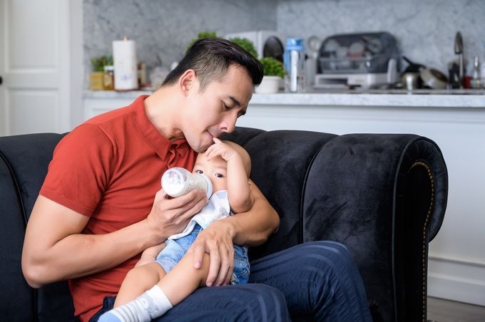 Điểm danh những sao nam chiều vợ, cưng con bậc nhất showbiz Việt