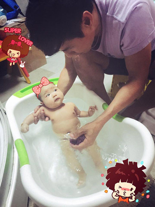 Điểm danh những sao nam chiều vợ, cưng con bậc nhất showbiz Việt
