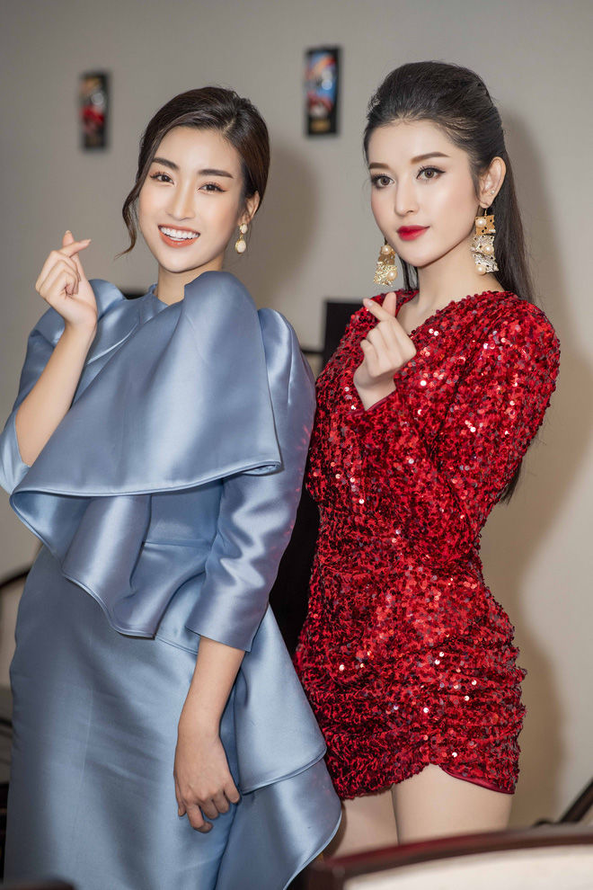 Đọ nhan sắc của dàn Hoa hậu Việt khi cùng đứng chung khung hình