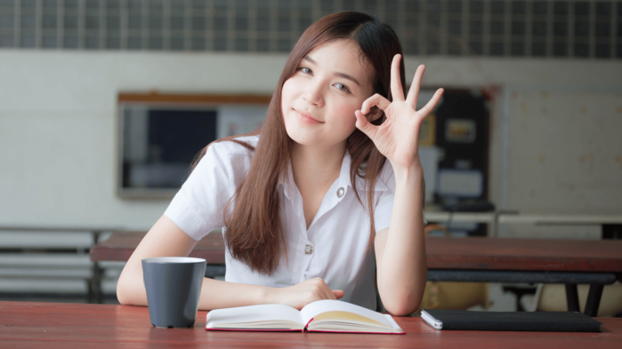 Đọc vị người khác thông qua cách bắt tay, ra dấu OK hay giơ ngón cái
