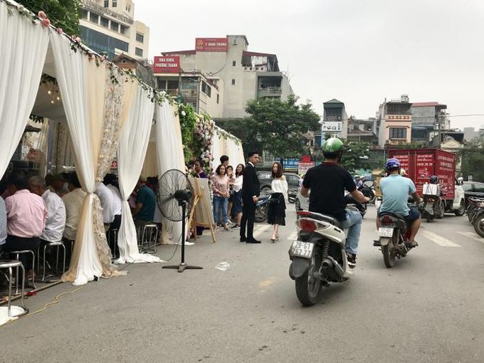 Dựng rạp đám cưới giữa đường sẽ bị phạt từ 2 đến 6 triệu đồng