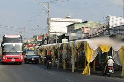 Dựng rạp đám cưới giữa đường sẽ bị phạt từ 2 đến 6 triệu đồng