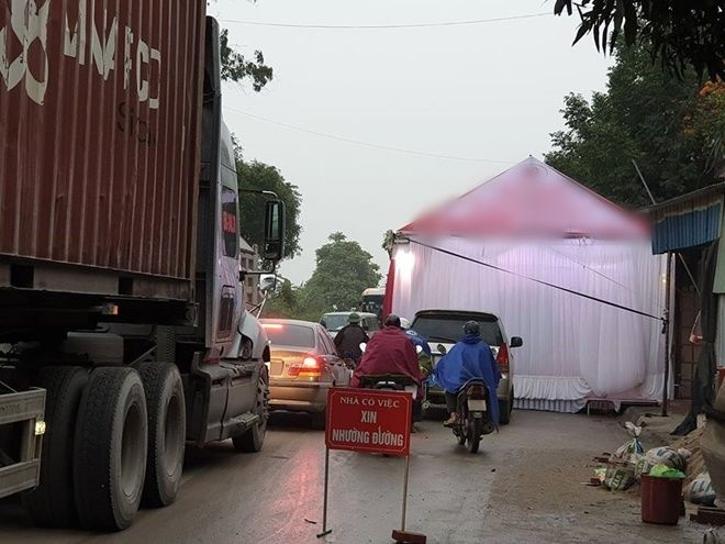 Dựng rạp đám cưới giữa đường sẽ bị phạt từ 2 đến 6 triệu đồng