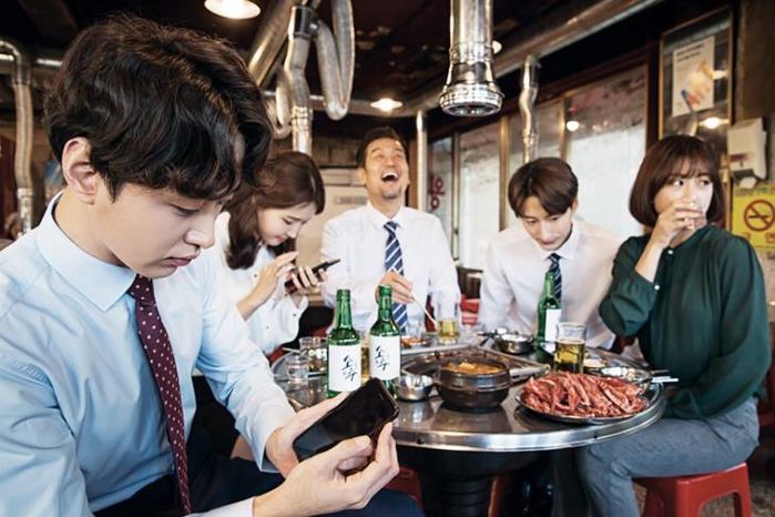 Các kiểu người hay gặp trên bàn nhậu: Thánh phá mồi, gục trong 3 ly