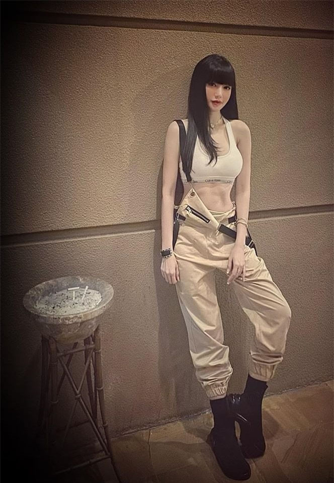 Eo chỉ 54-55cm, Elly Trần và dàn mỹ nhân tích cực diện áo croptop