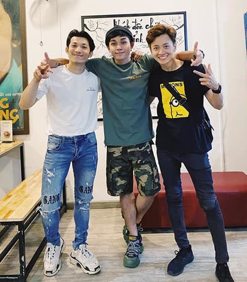 Hai con gái của MC Quyền Linh gây sốt, Hari Won khoe góc nghiêng
