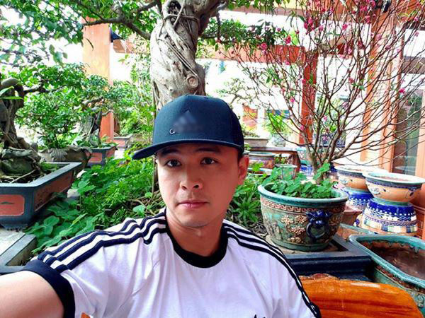 Hé lộ căn nhà của Văn Anh - Tú Vi: Bày trí đơn giản nhưng toàn đồ cổ