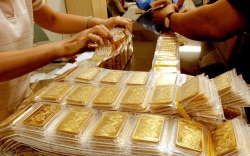 Giá vàng lại tăng đạt mức 43 triệu đồng/lượng, hội FA kêu ế cho khỏe