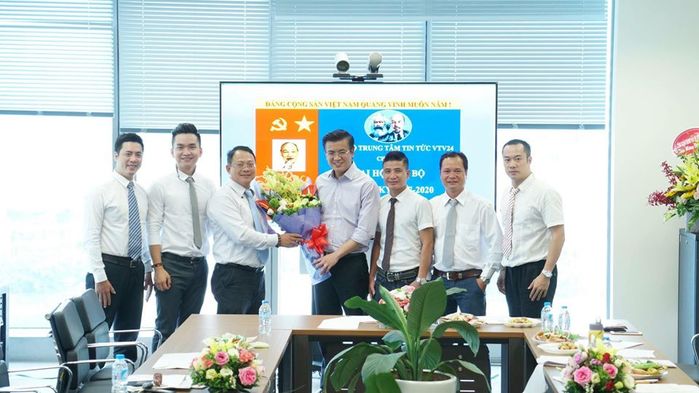 “Người đàn ông Thời sự Quang Minh làm bố tuổi U50 với vợ kém 10 tuổi