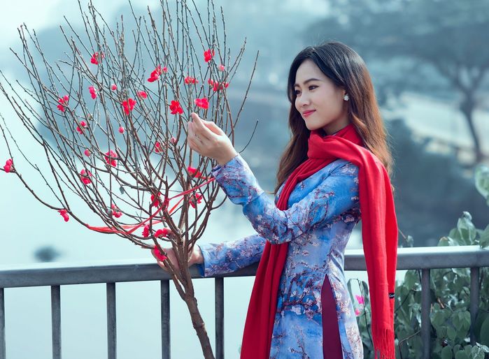 Gợi ý để trở thành quý cô lắm chiêu khi chụp ảnh với áo dài Tết