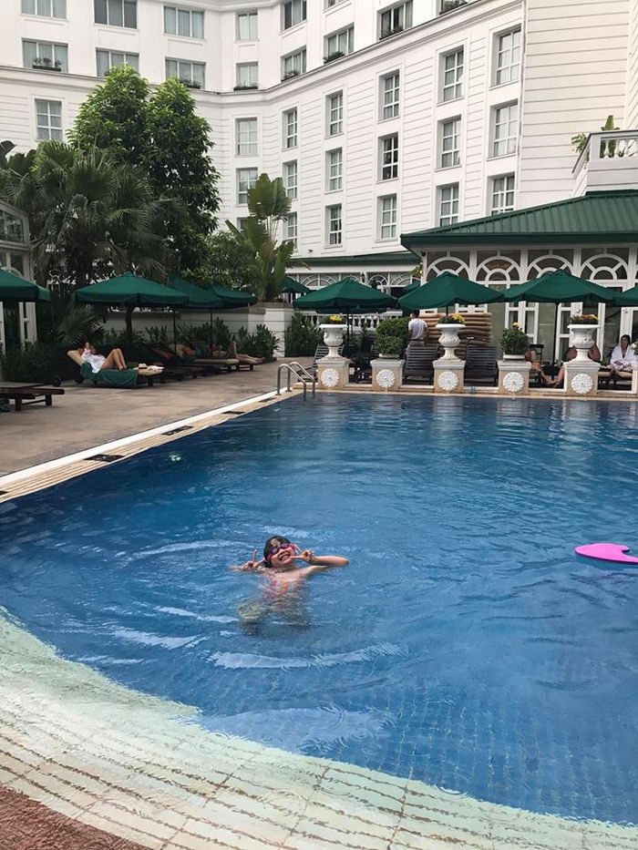 Hai cô con gái của Phượng Chanel cứ lên sóng là được khen hết lời
