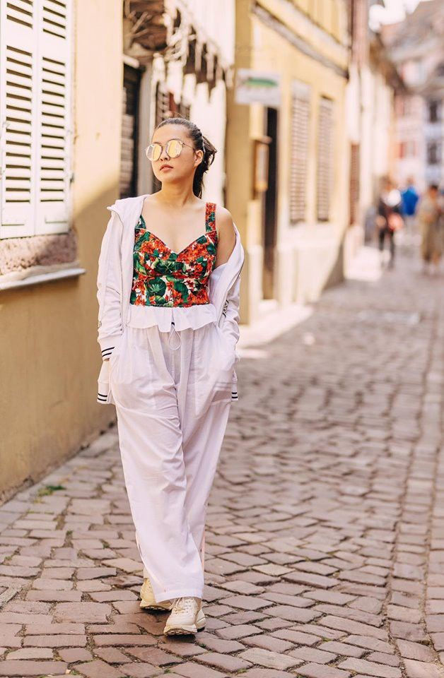 Hai cô con gái của Phượng Chanel cứ lên sóng là được khen hết lời