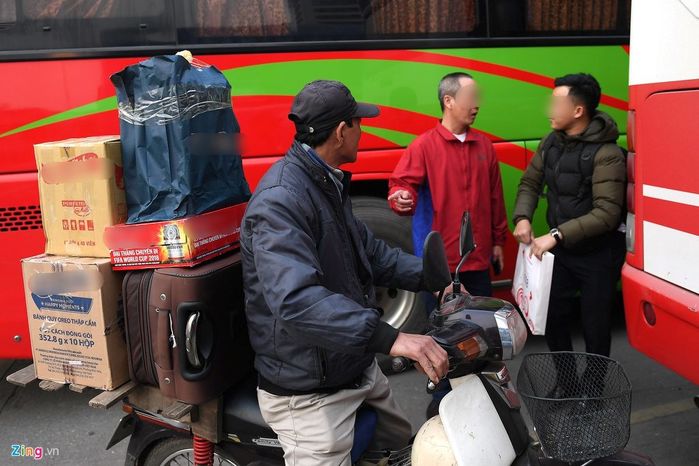 Hành trang lên thành phố ngày đầu năm của CĐM: Va li chất đầy đồ ăn