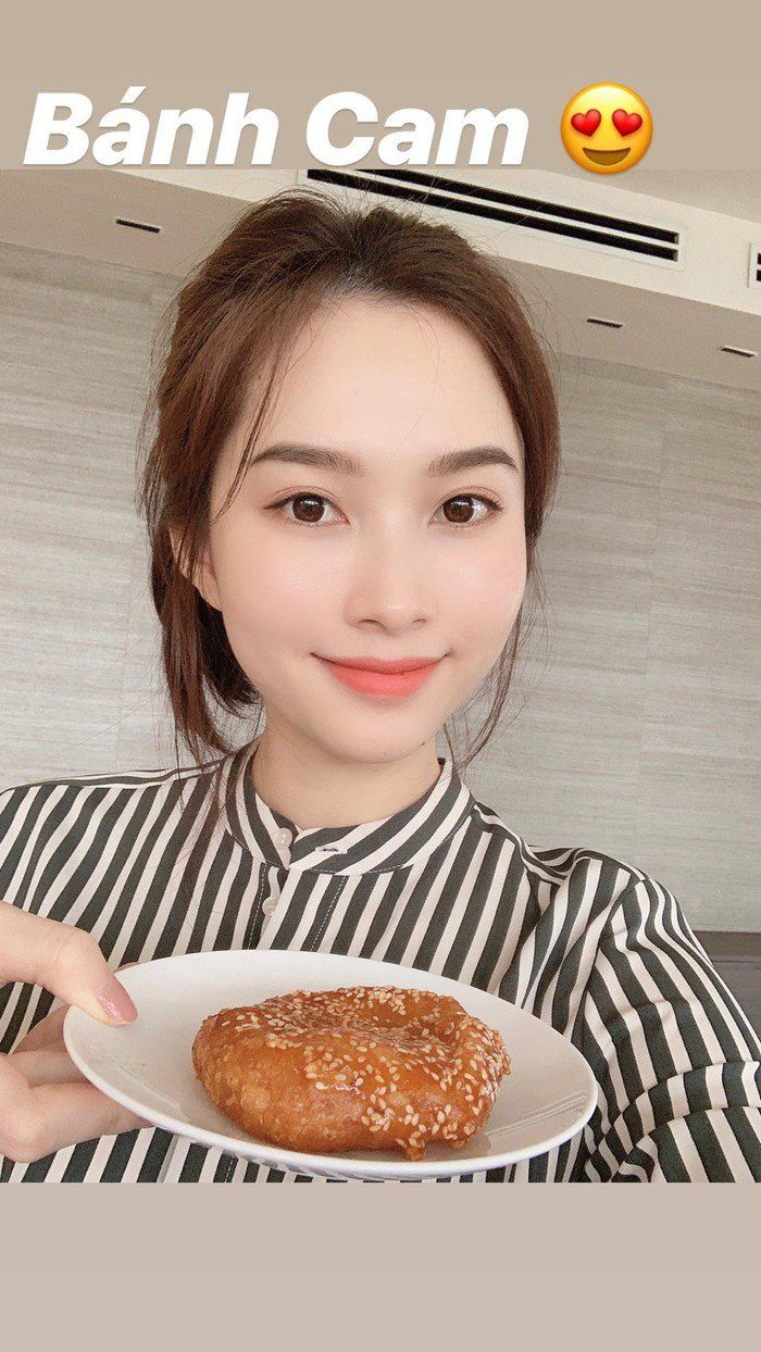 Sao Việt làm đẹp: Hari Won xài kem chống nắng, Nhã Phương uống đủ nước