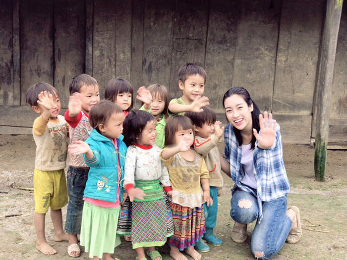 Hoa hậu Việt: Lúc sang chảnh, khi xuề xòa đến mức khó tin