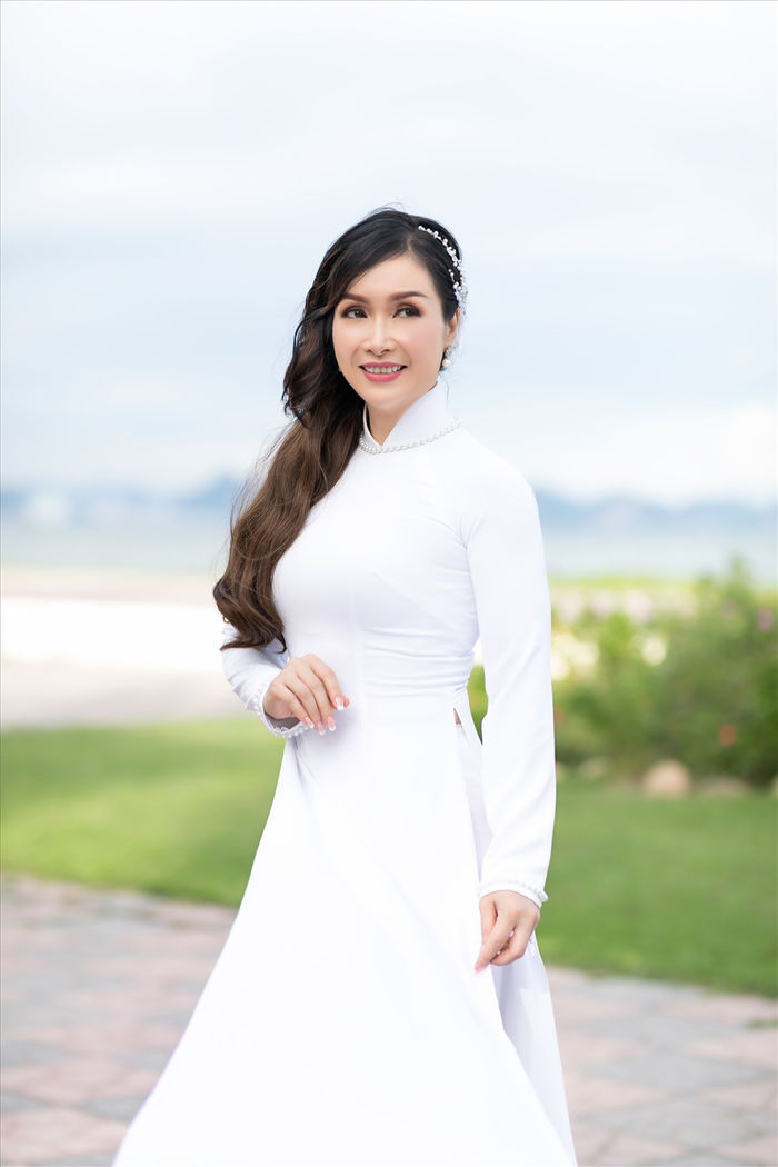 Hoa hậu Việt sở hữu vẻ đẹp “bất biến”: Hà Kiều Anh 3 con vẫn rạng ngời