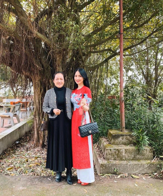 Hoà Minzy xây tặng bố mẹ ở quê ngôi biệt thự siêu to khổng lồ