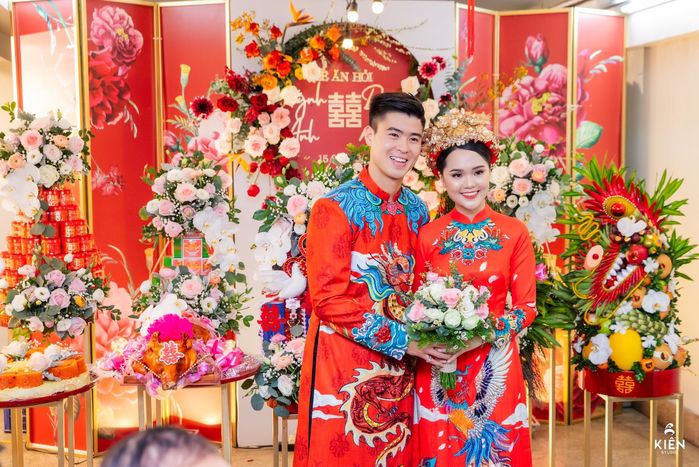 “Hôn nhẹ” xe máy, Duy Mạnh bị bắt đền chữ ký làm dân tình cười bò