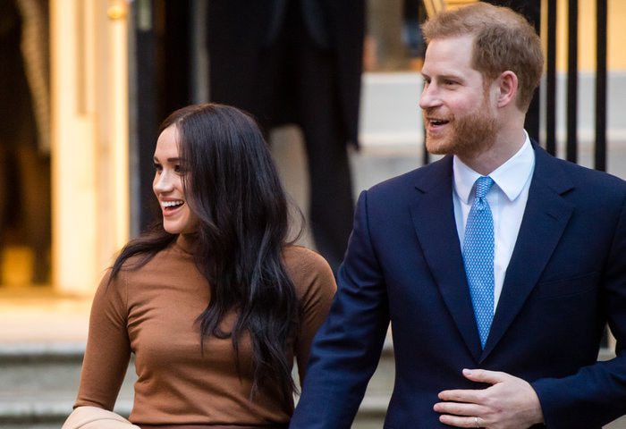 Instagram có 10 triệu fan, Harry - Meghan chỉ theo dõi 1 người