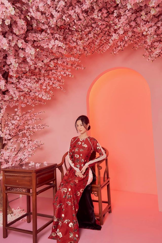 Jun Vũ diện áo dài đón Tết