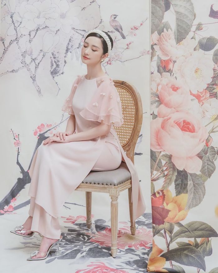 Jun Vũ diện áo dài đón Tết