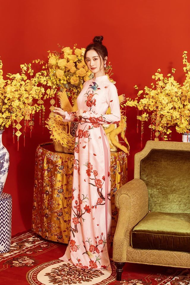 Jun Vũ diện áo dài đón Tết